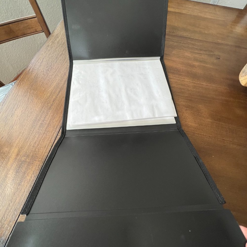 Presentation Folder - Picture 9 of 11